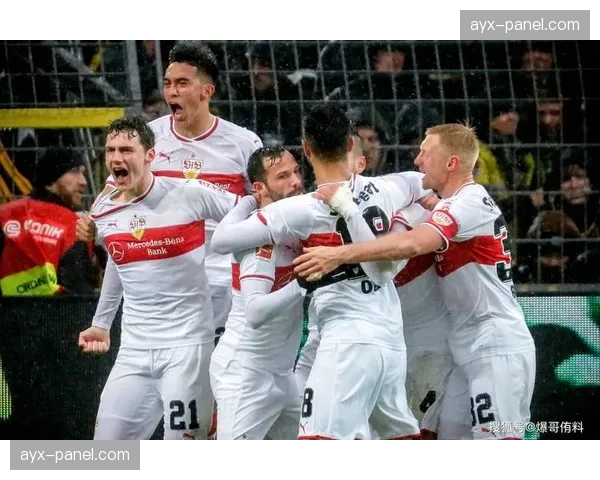 斯图加特4-0大胜汉堡跃居积分榜第三位